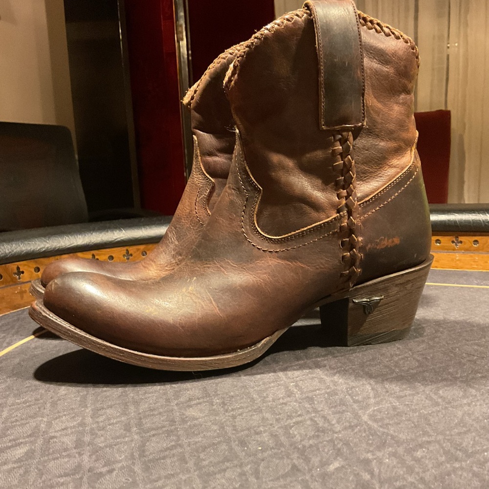 Lane Brown Leather Cowboy Boots size 10.   Like new - Picture 2 of 5